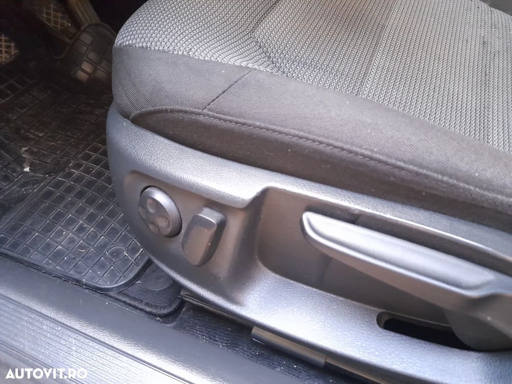 Volkswagen Passat Variant 2.0 TDI BlueMotion Technology Comfortline - 21