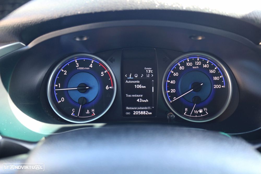 Toyota Hilux 2.4 D-4D 4WD Tracker - 22