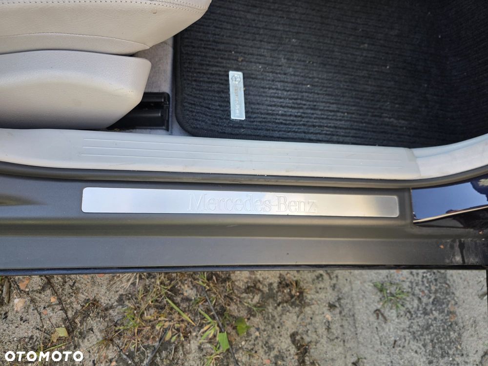 Mercedes-Benz Klasa C 320 4Matic Avantgarde Sport Edition - 16