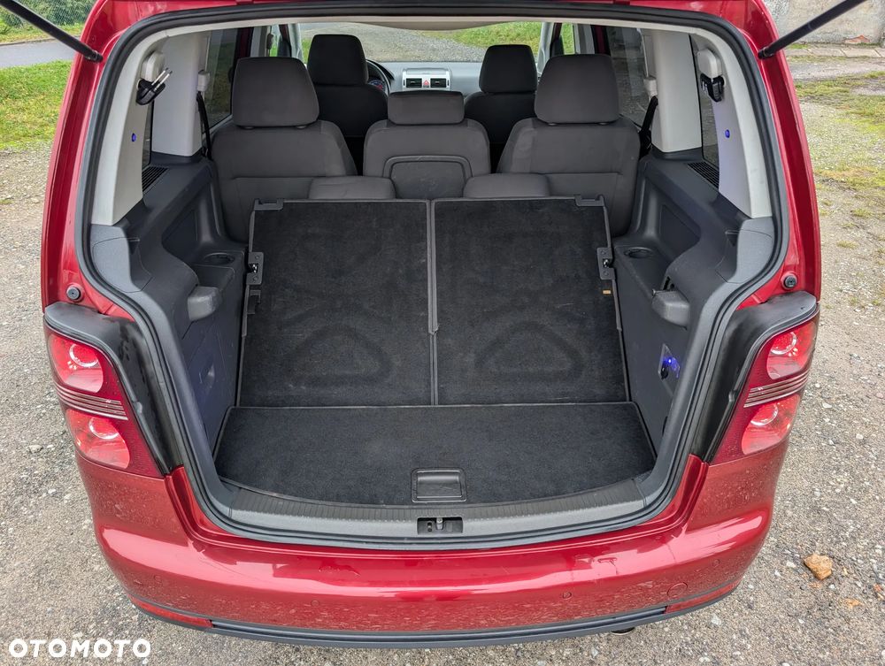 Volkswagen Touran - 8