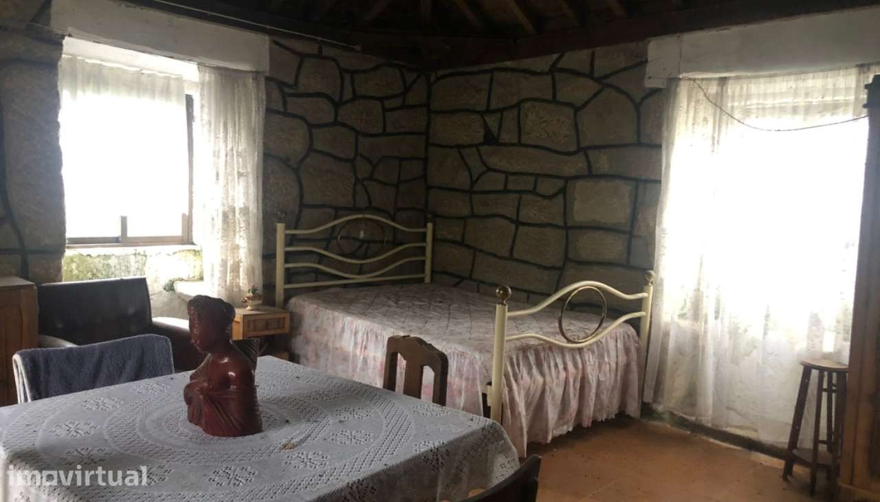Moradia V2 em pedra com terreno em Santa Leocádia, Baião - Grande imagem: 4/46