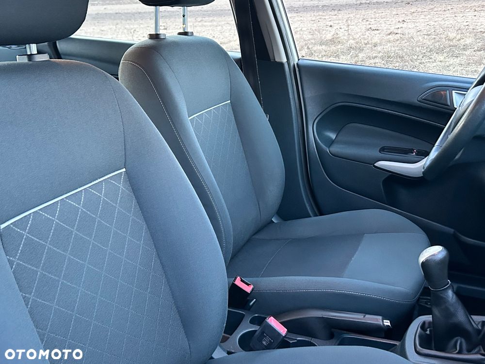 Ford Fiesta 1.25 Celebration - 31