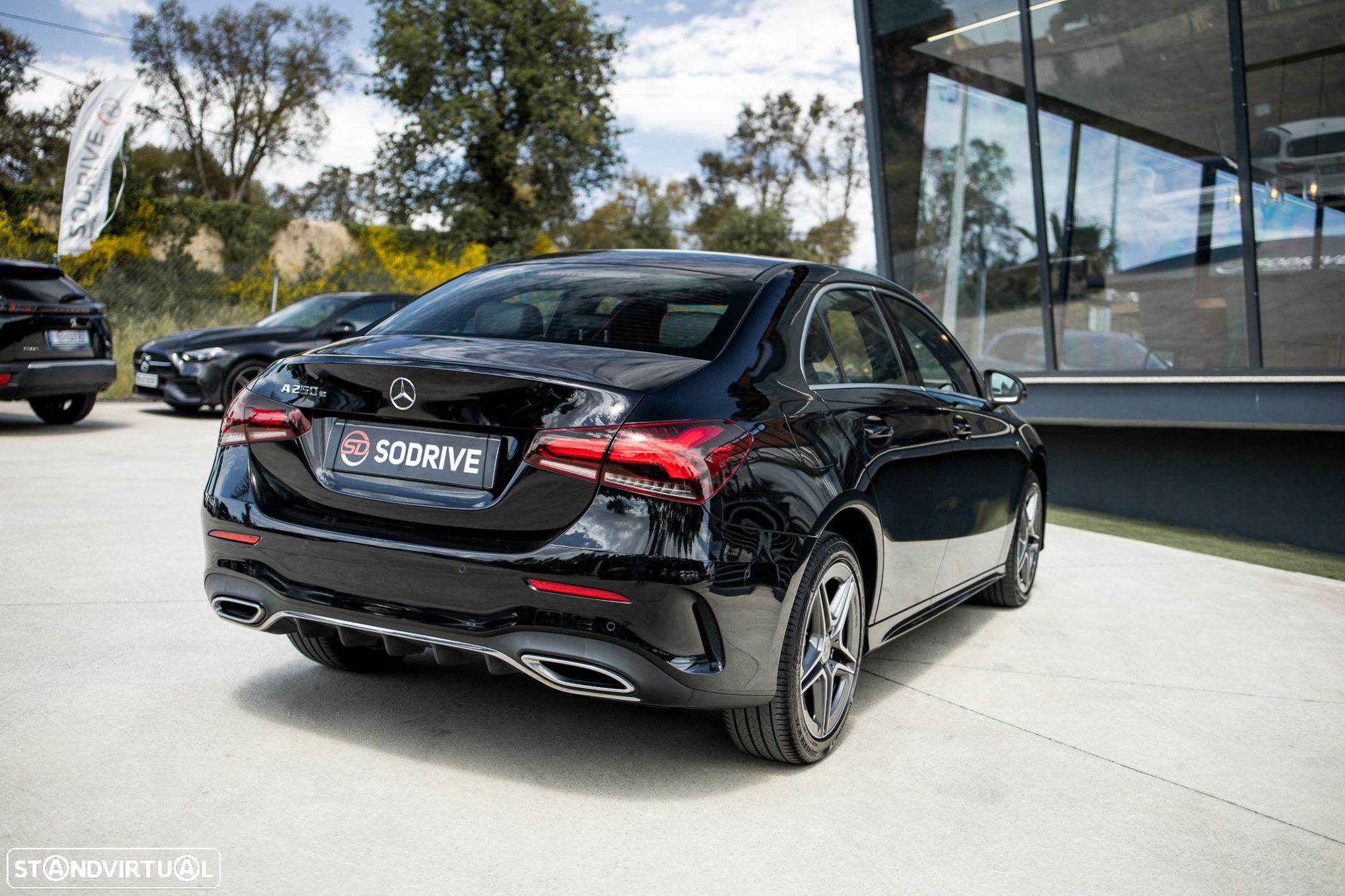 Mercedes-Benz A 250 Limousine e AMG Line - 41
