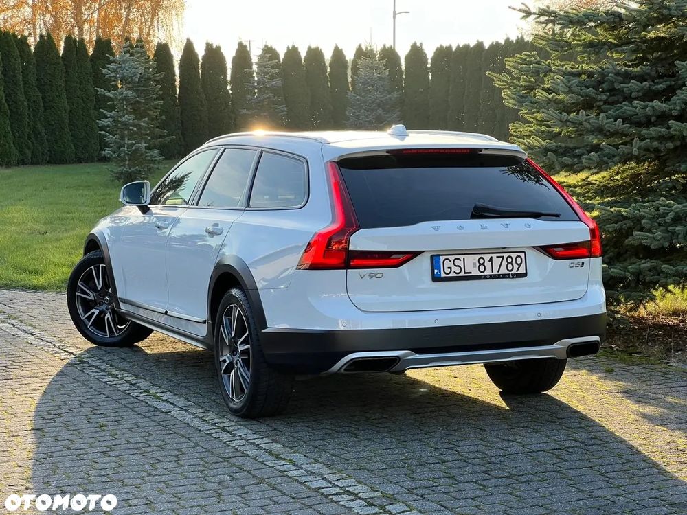 Volvo V90 Cross Country - 12