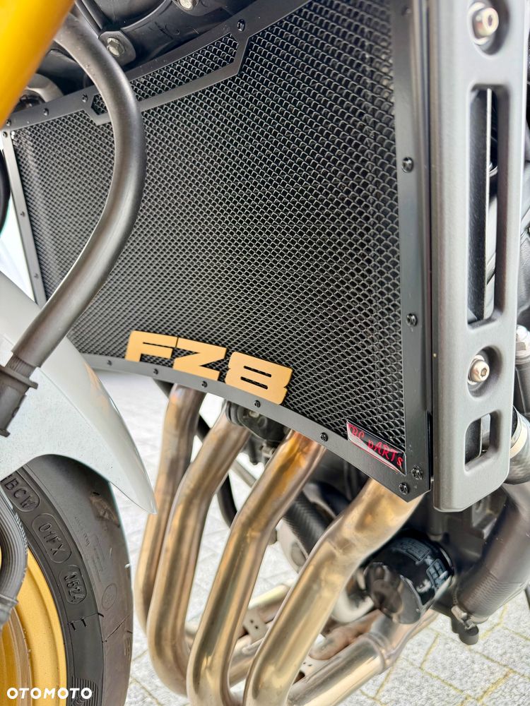 Yamaha FZ8 - 12