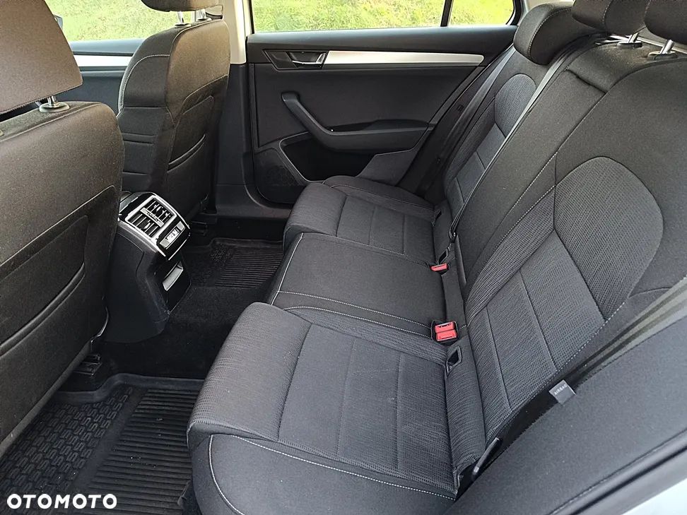 Skoda Superb 2.0 TDI Ambition - 24