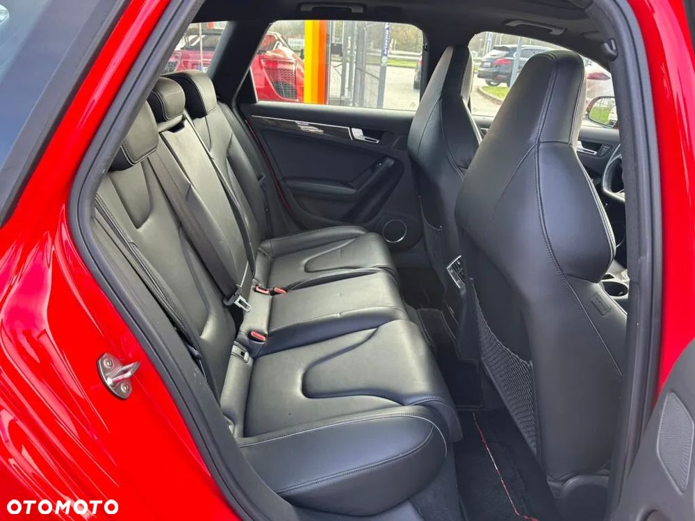 Audi RS4 Limousine - 24