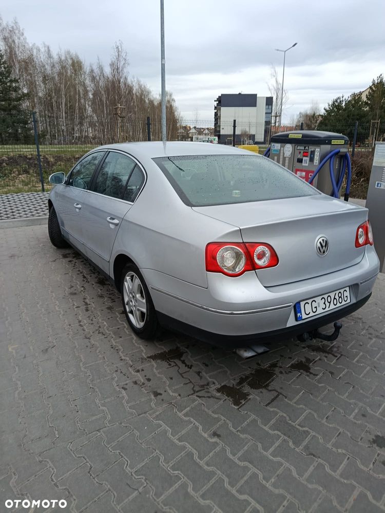 Volkswagen Passat 2.0 TDI Trendline - 2