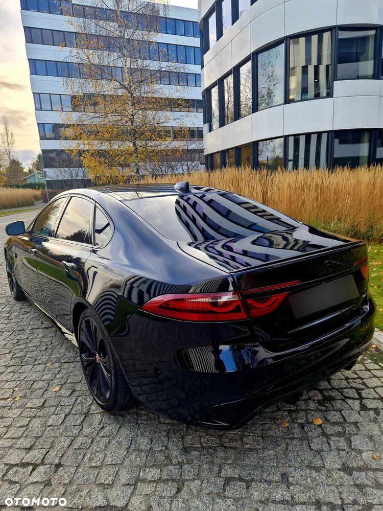 Jaguar XF P300 AWD R-Dynamic SE - 5