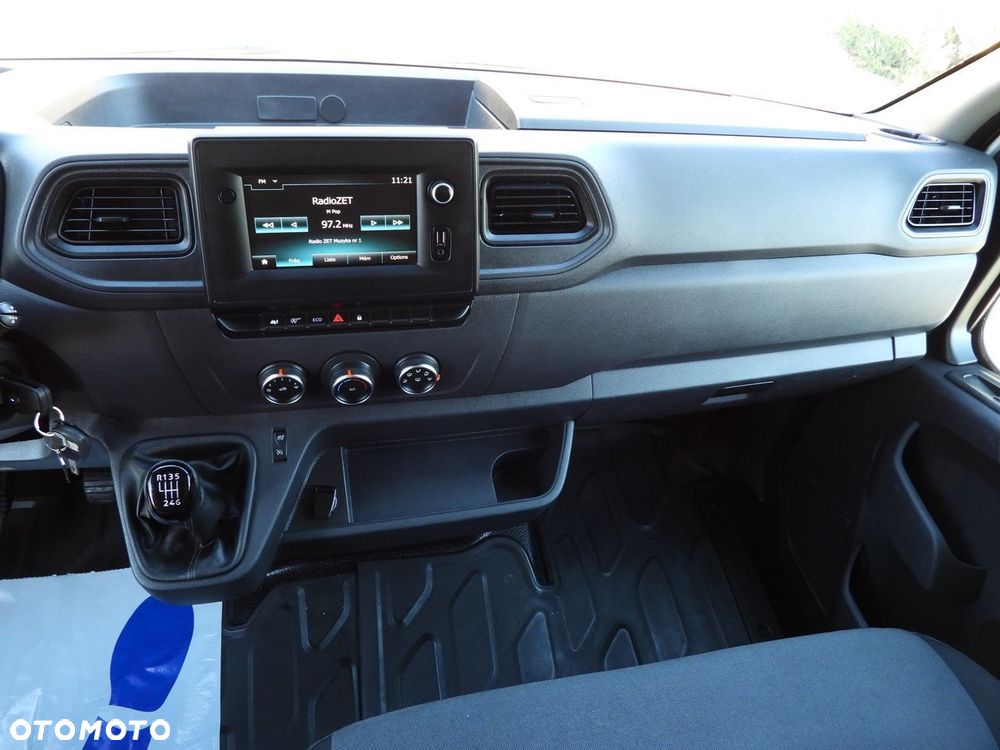 Renault MASTER KONTENER 8 PALET TEMPOMAT NAWIGACJA LEDY KLIMATYZACJA  145KM - 32