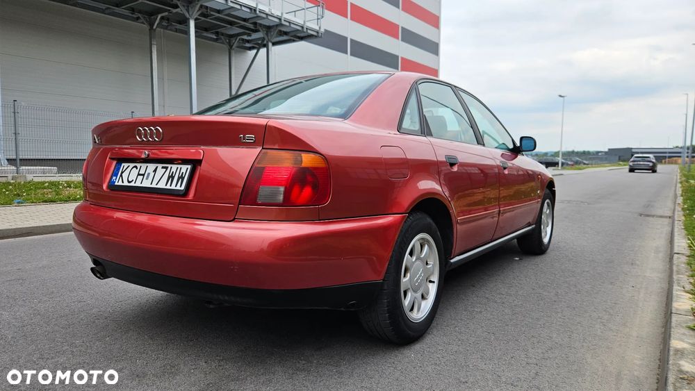 Audi A4 Limousine - 8
