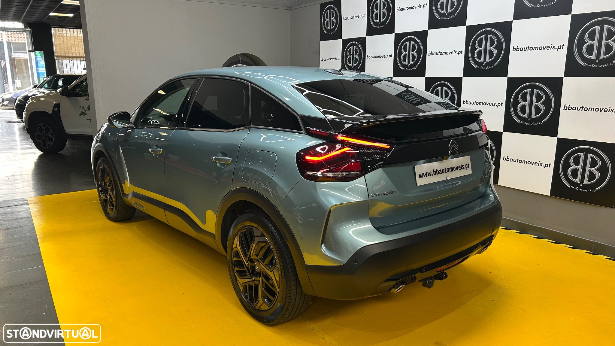 Citroën C4 1.2 PureTech Shine Pack EAT8 - 36