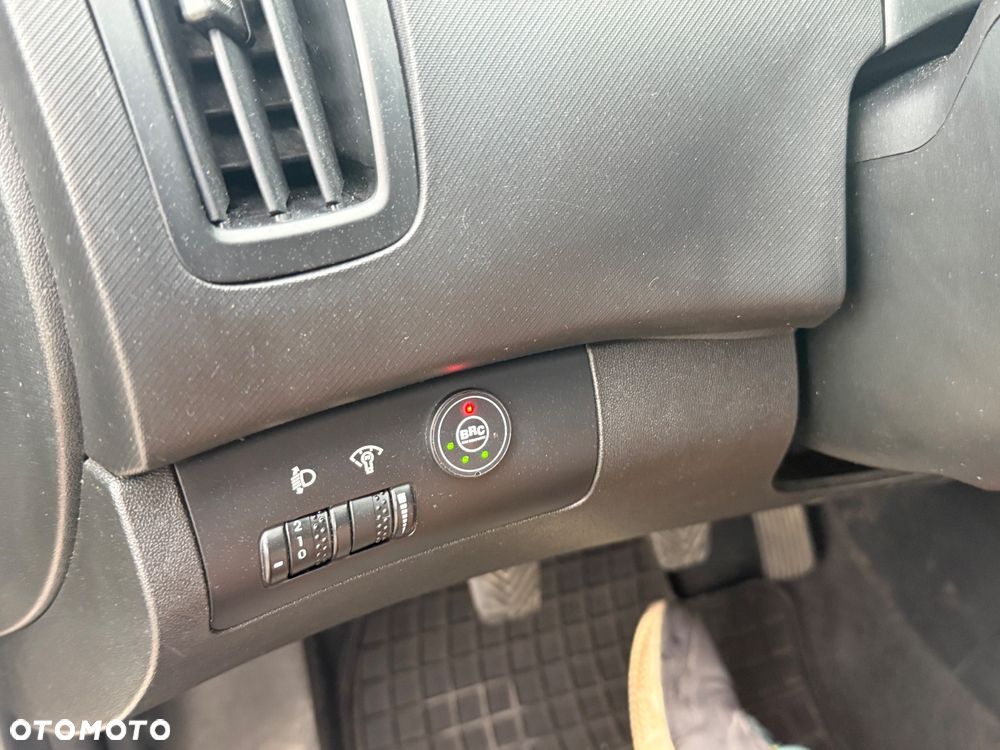 Kia Ceed 1.4 L - 9