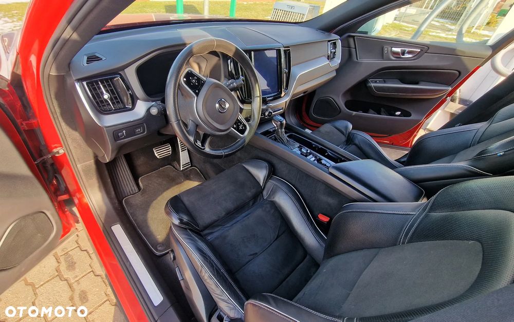 Volvo XC 60 T6 AWD R-Design - 11