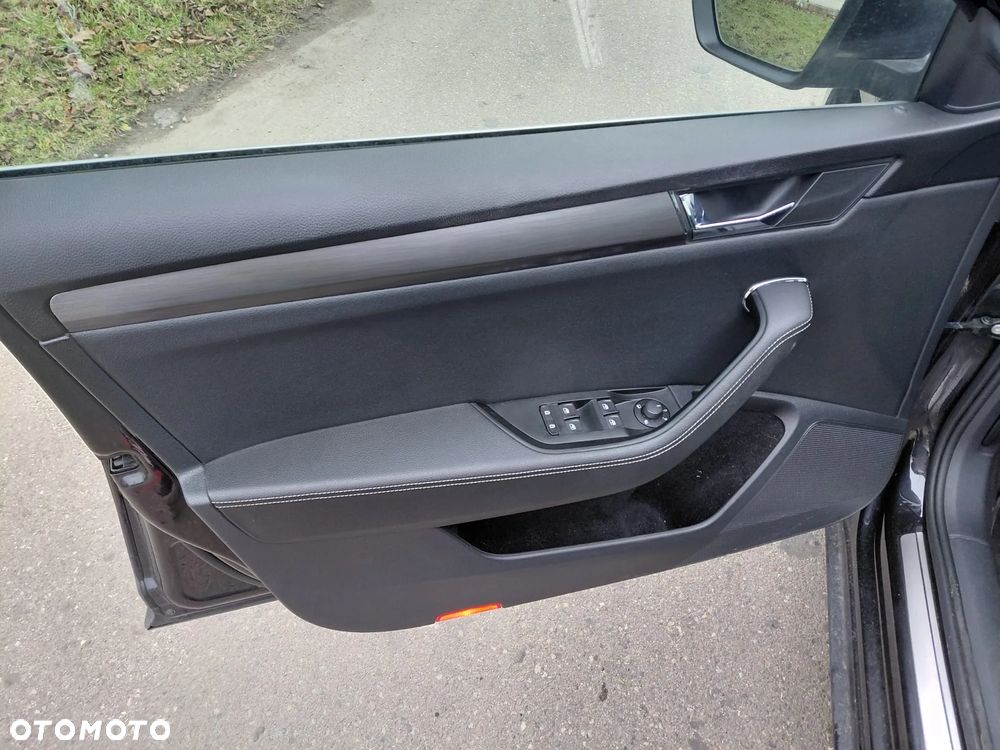 Skoda Superb 2.0 TDI Style DSG - 10