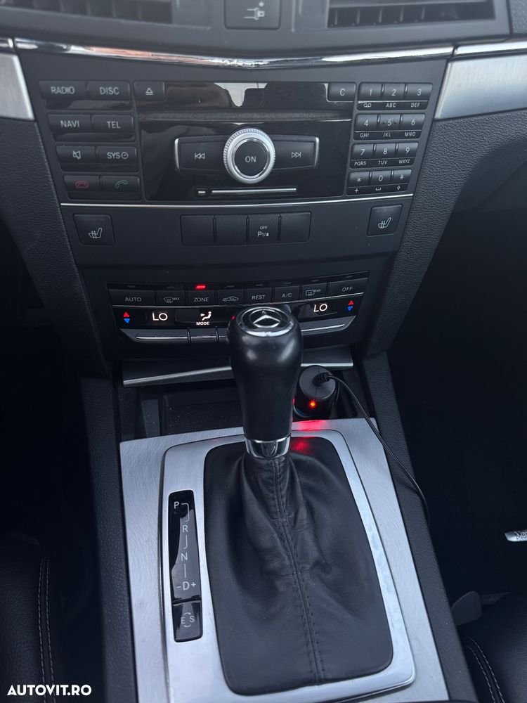 Mercedes-Benz E 220 CDI DPF BlueEFFICIENCY 7G-TRONIC Elegance - 12