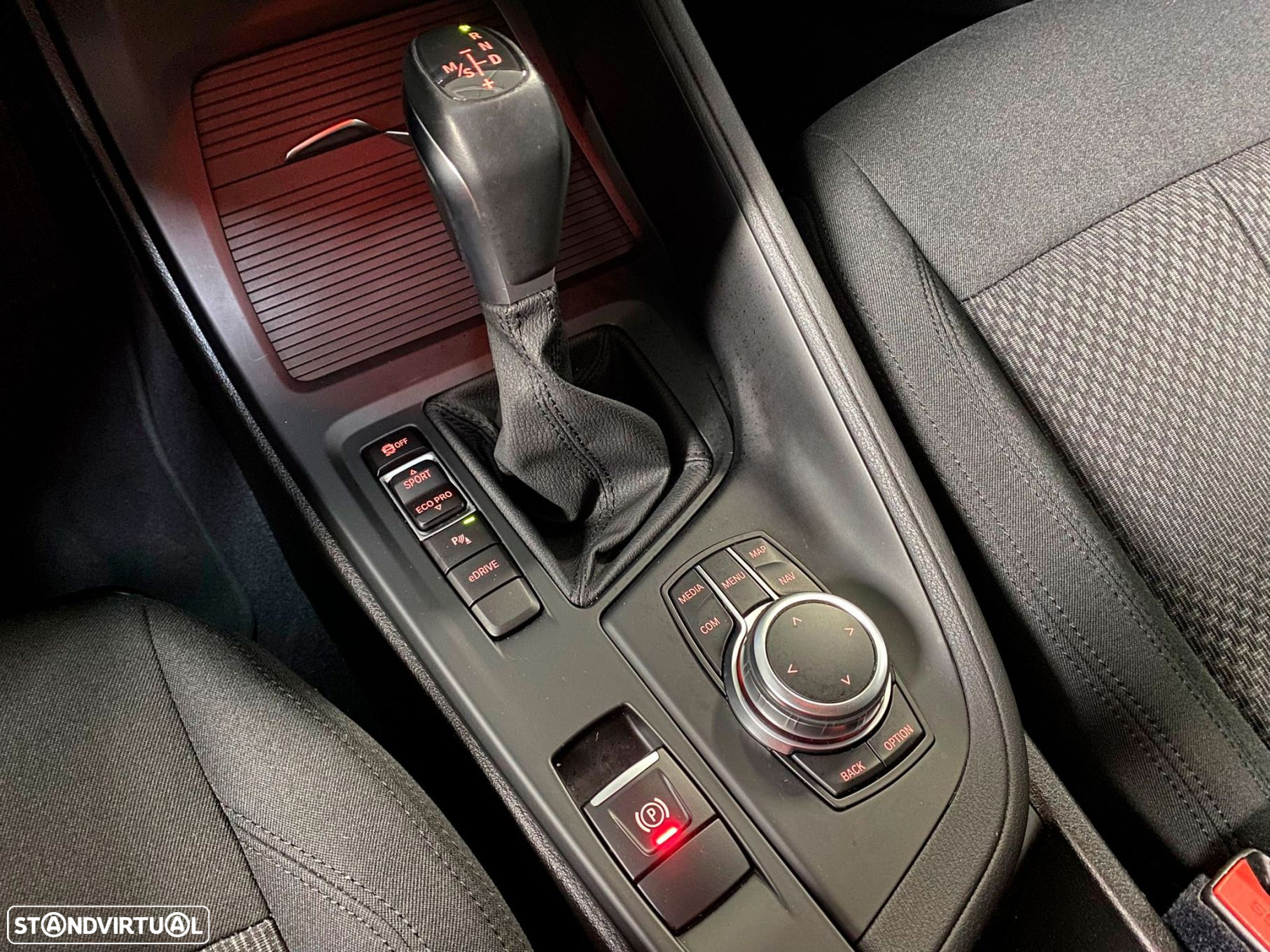 BMW X1 25 e xDrive Corporate Edition - 17