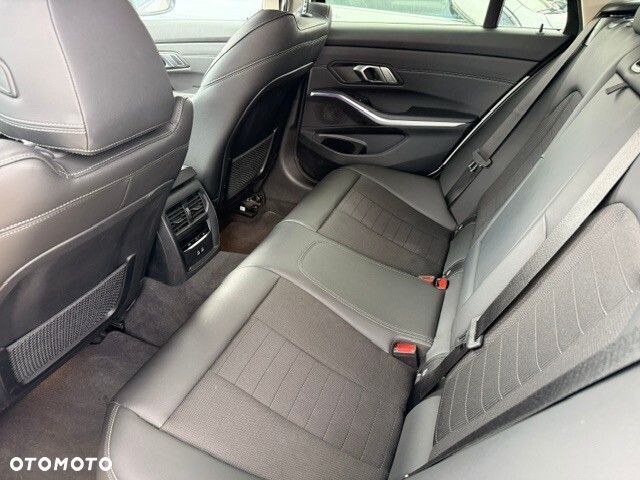 BMW Seria 3 - 8