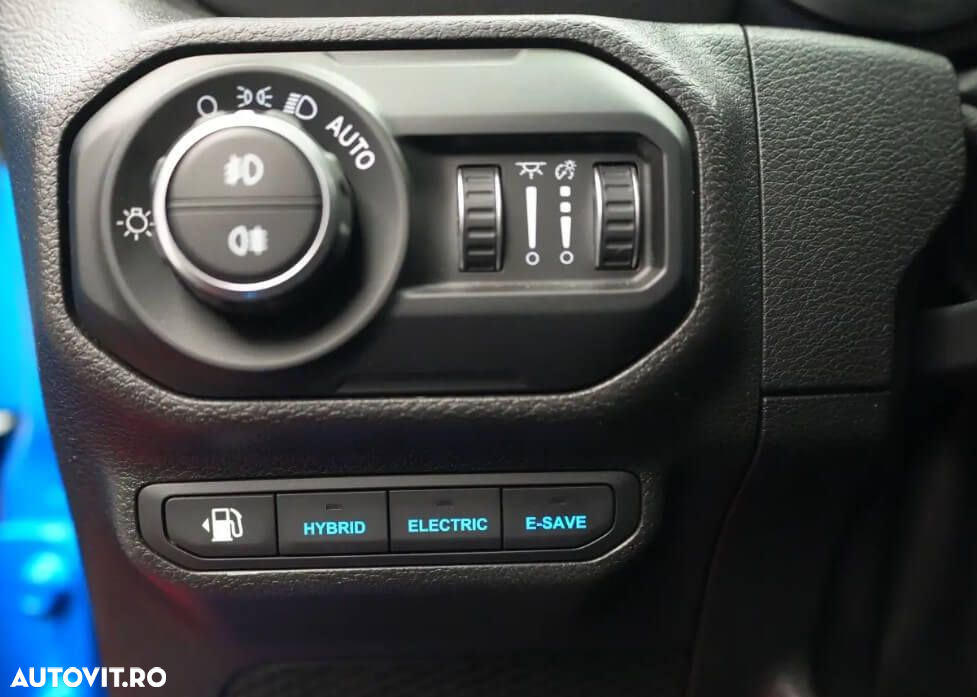 Jeep Wrangler - 28
