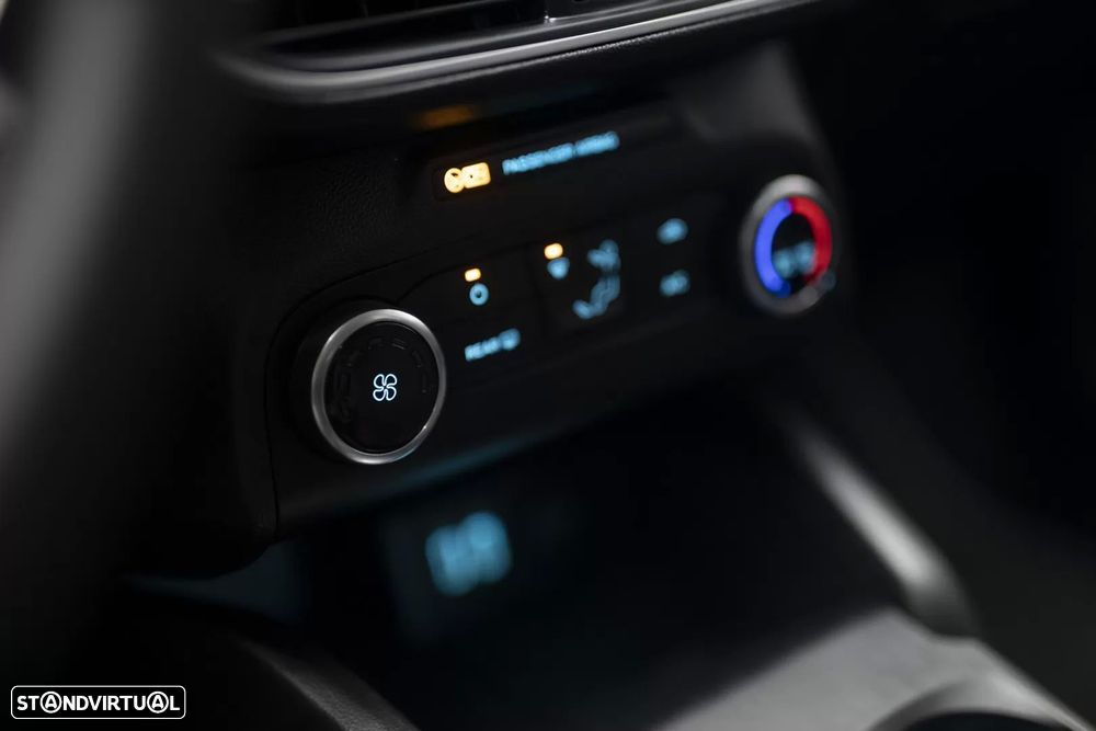 Ford Focus 1.5 TDCi ECOBlue Business Aut. - 17