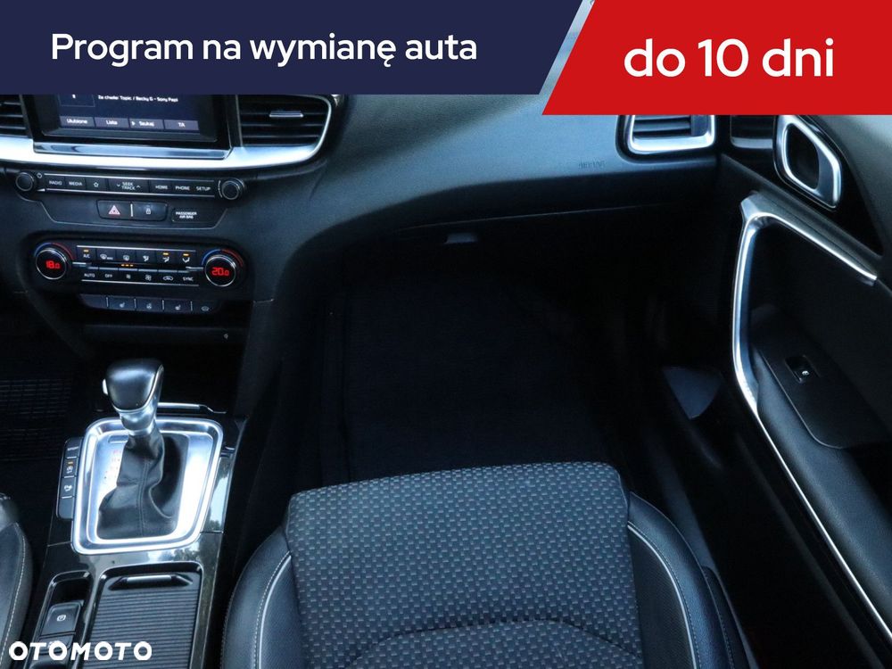 Kia Ceed - 10