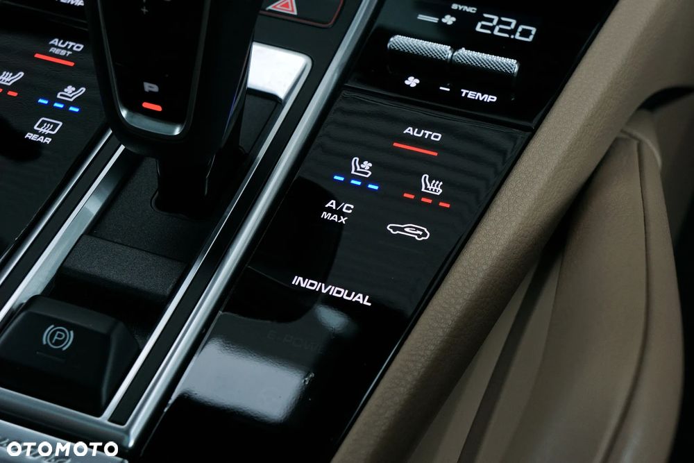 Porsche Cayenne Standard - 36