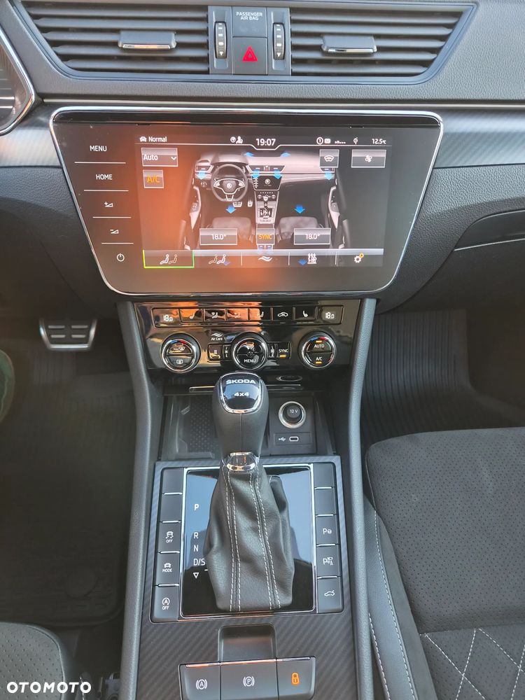 Skoda Superb 2.0 TSI 4x4 Sportline DSG - 9