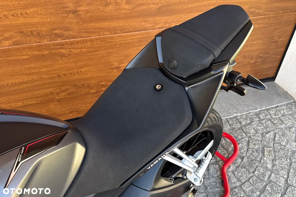 Yamaha MT - 27