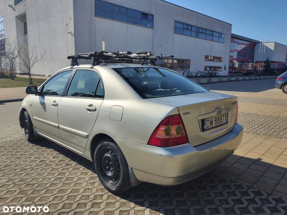 Toyota Corolla 1.6 VVT-i Sol - 3