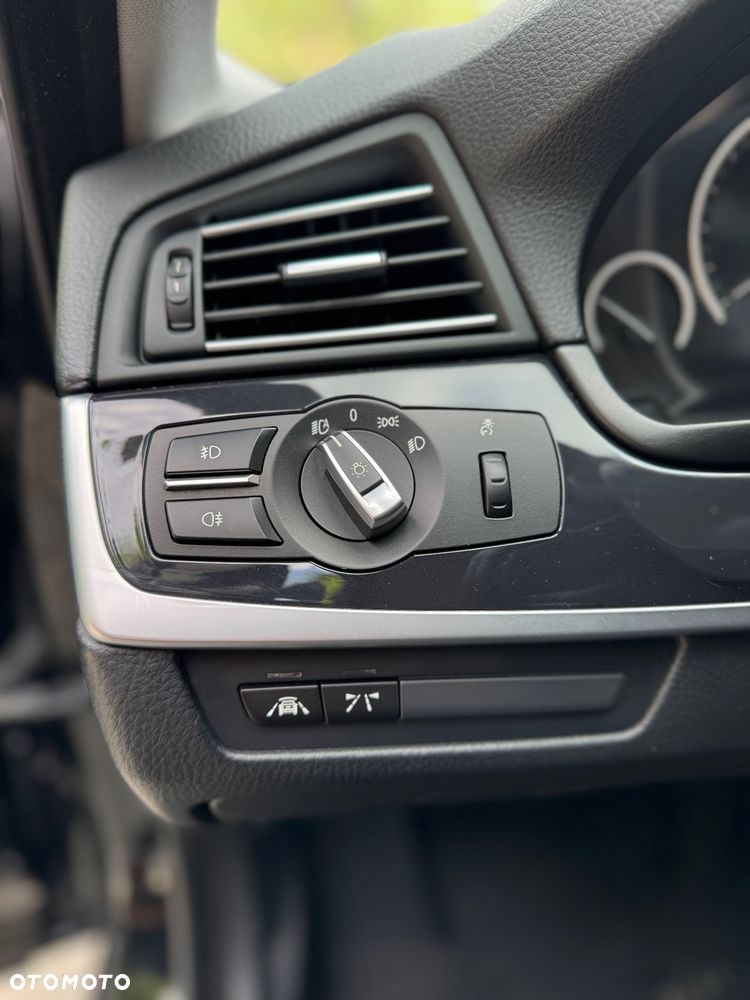BMW Seria 5 520d xDrive Sport Line - 14
