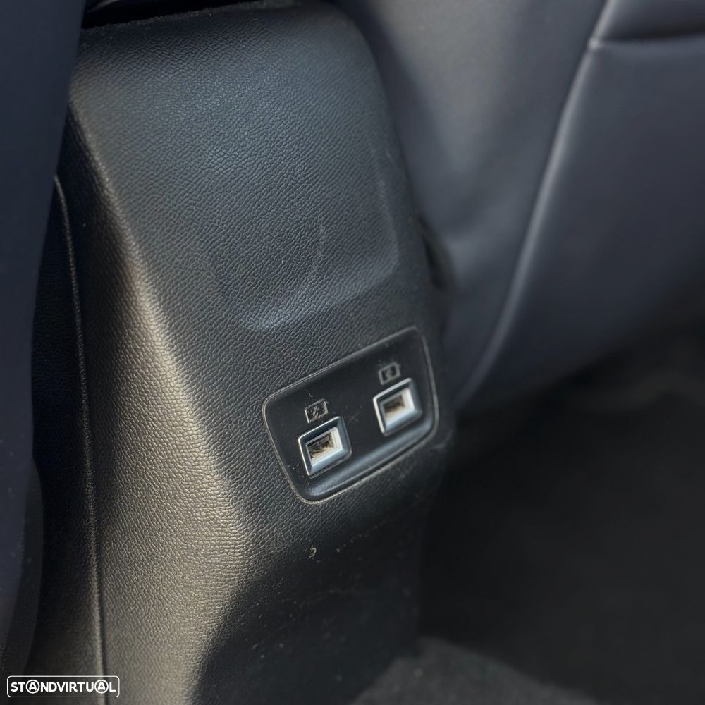 Peugeot e-2008 Allure Pack - 19