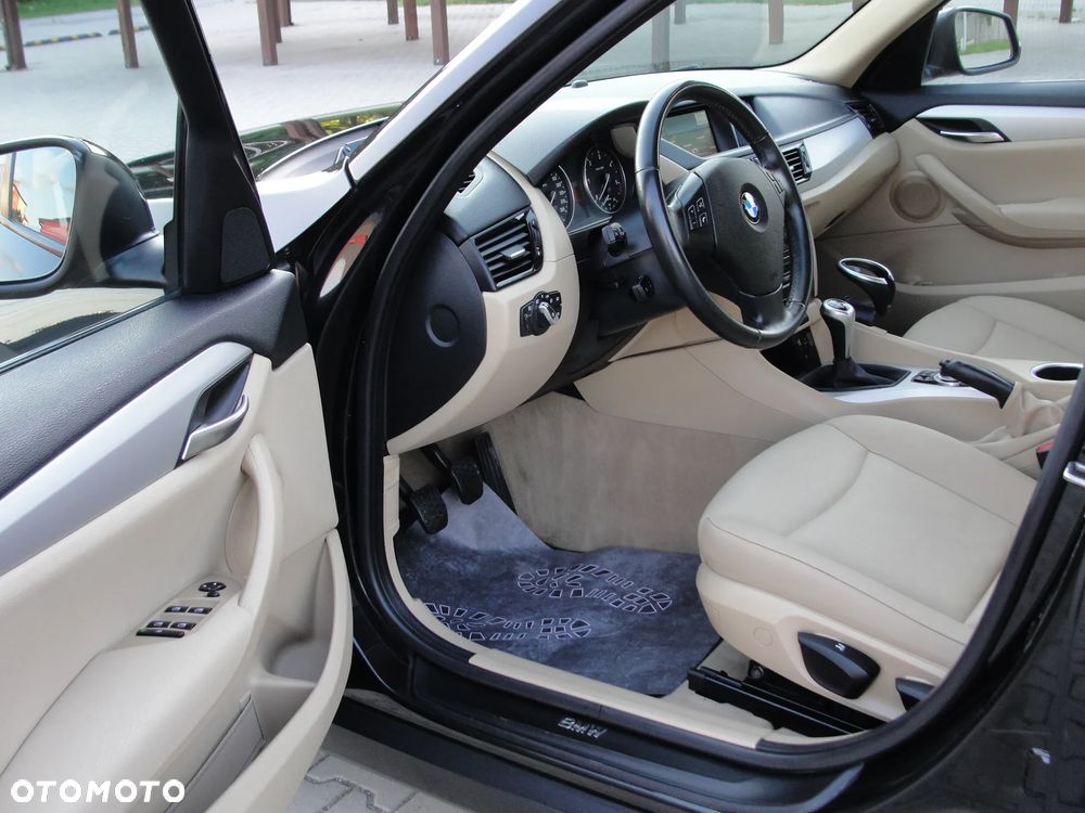 BMW X1 sDrive18d xLine - 21