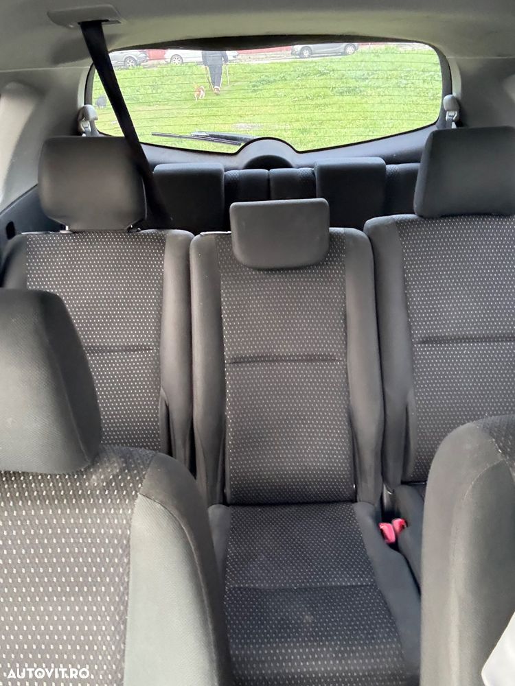 Toyota Corolla Verso 2.2 D-4D Sol Plus - 13