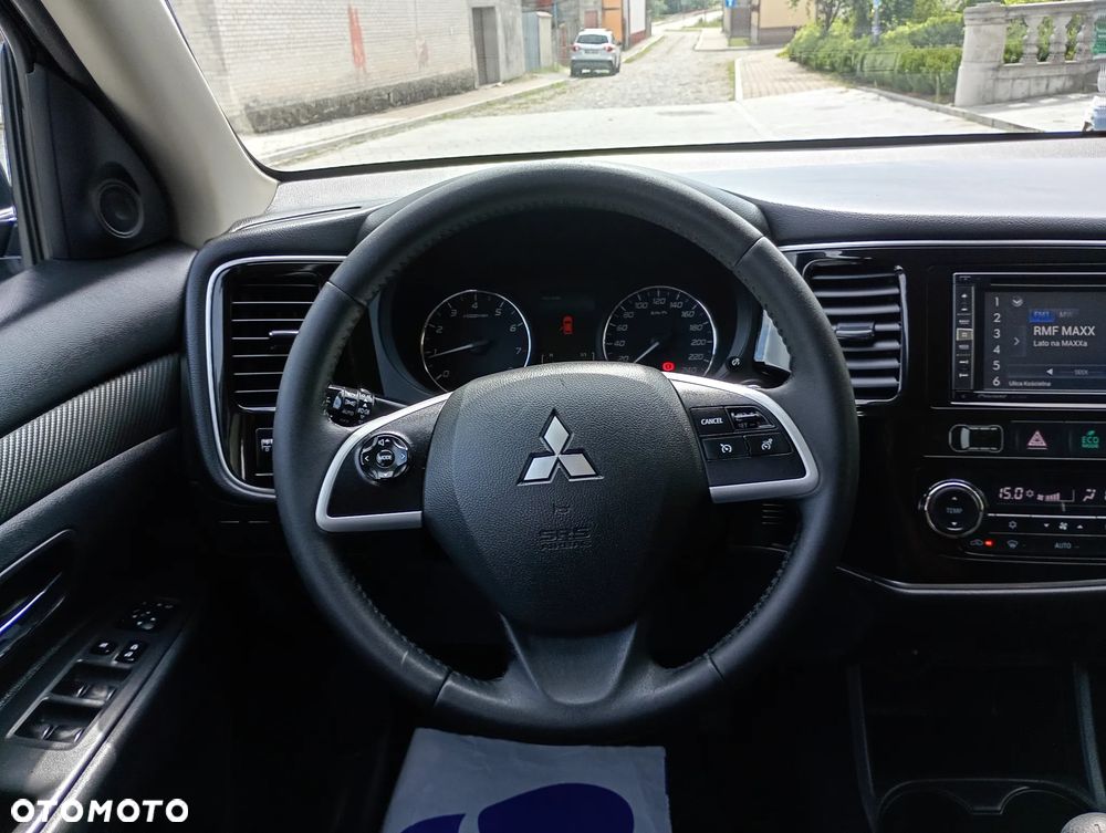 Mitsubishi Outlander 2.0 2WD Inform - 31