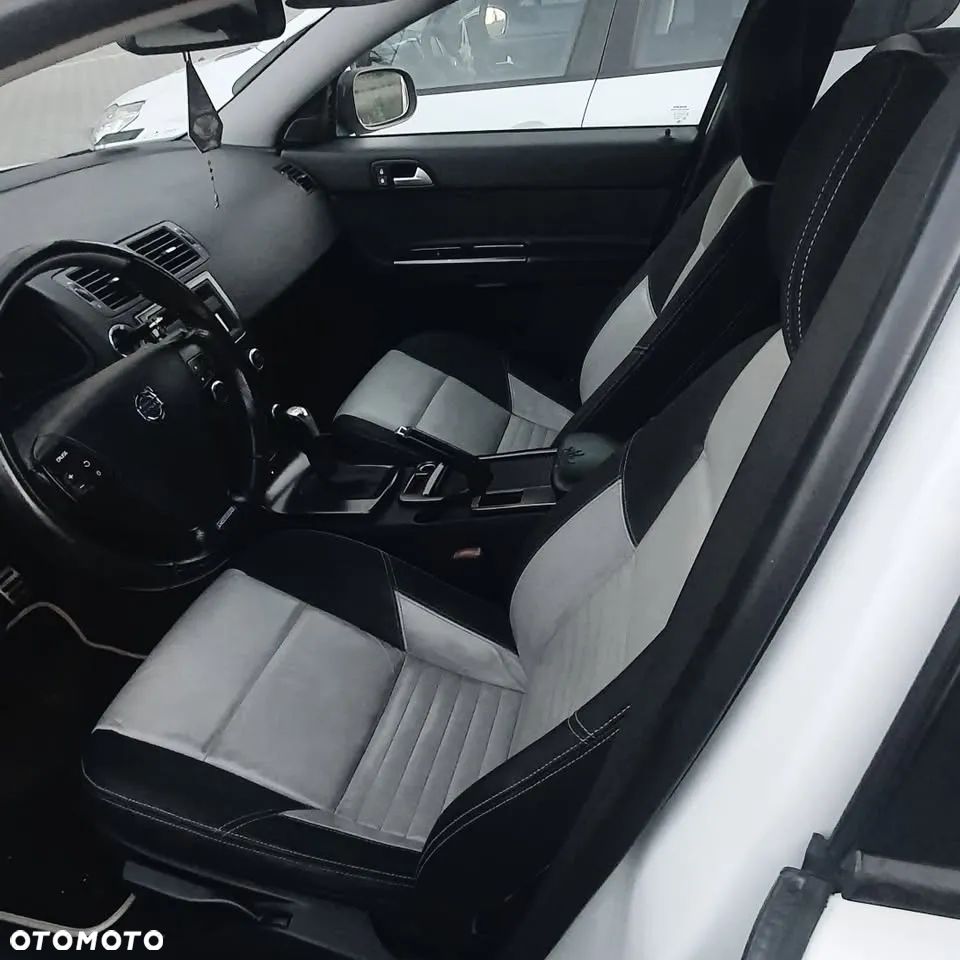Volvo V50 2.0D R-Design Summum - 9
