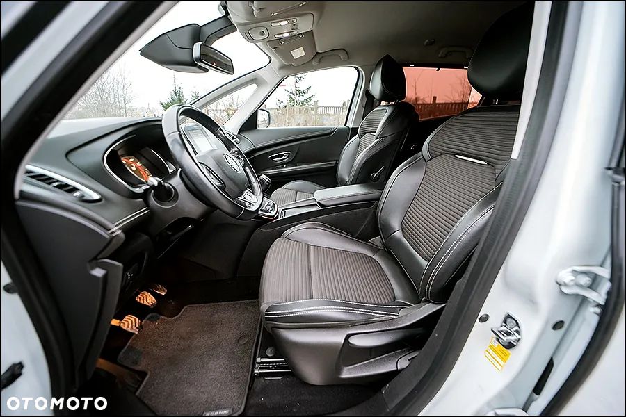 Renault Grand Scenic - 19