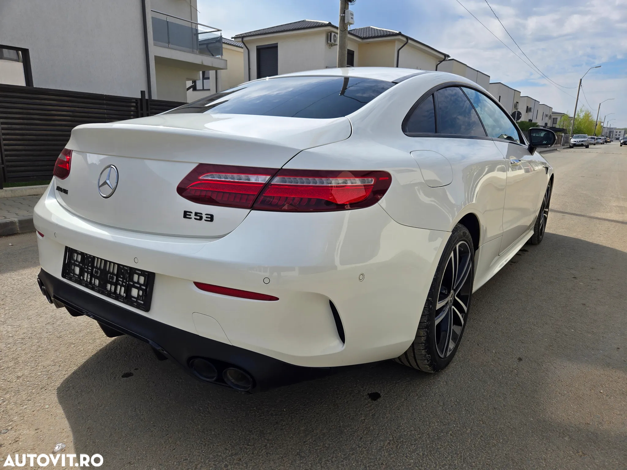 Mercedes-Benz E 350 Coupe 9G-TRONIC AMG Line - 5