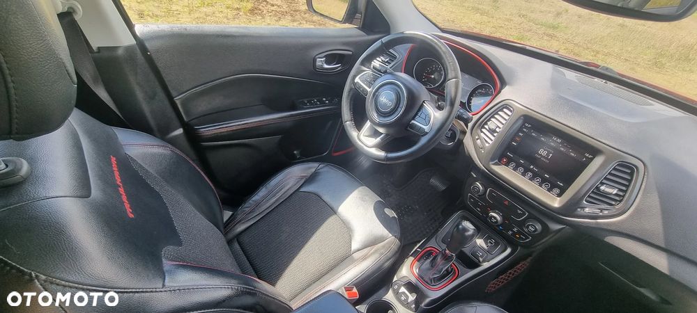 Jeep Compass - 25