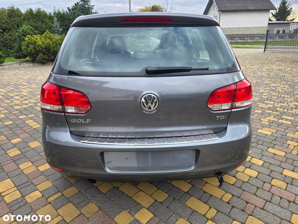 Volkswagen Golf - 6