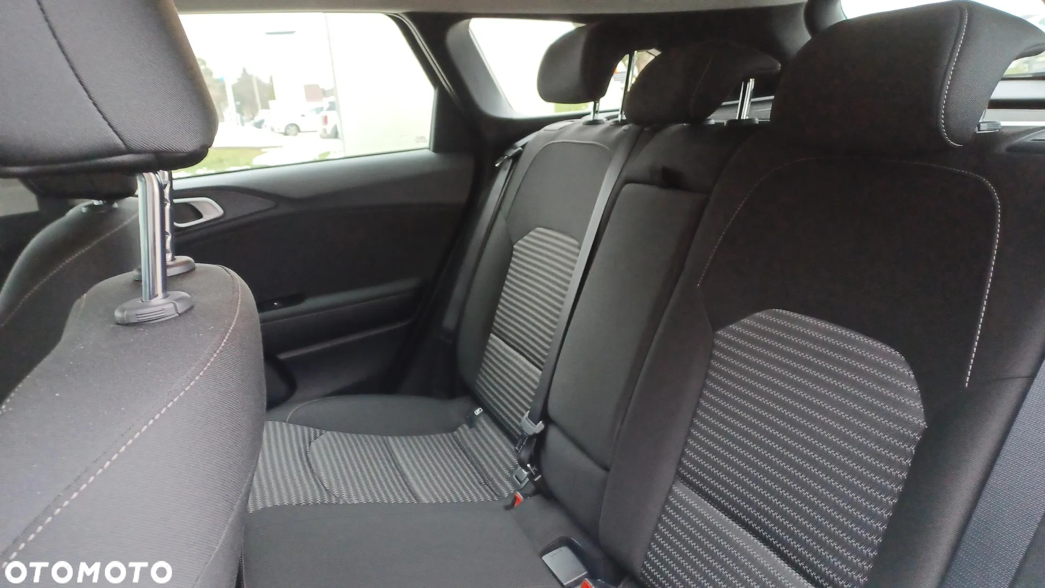 Kia Ceed 1.5 T-GDI M - 13
