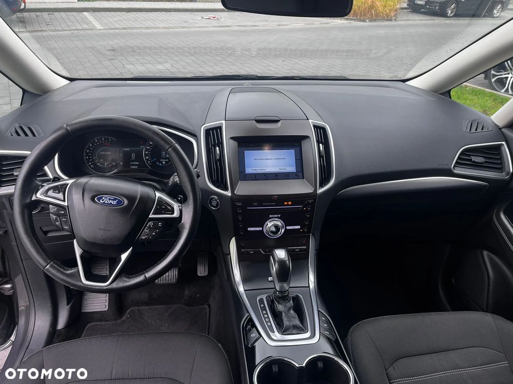 Ford Galaxy - 8