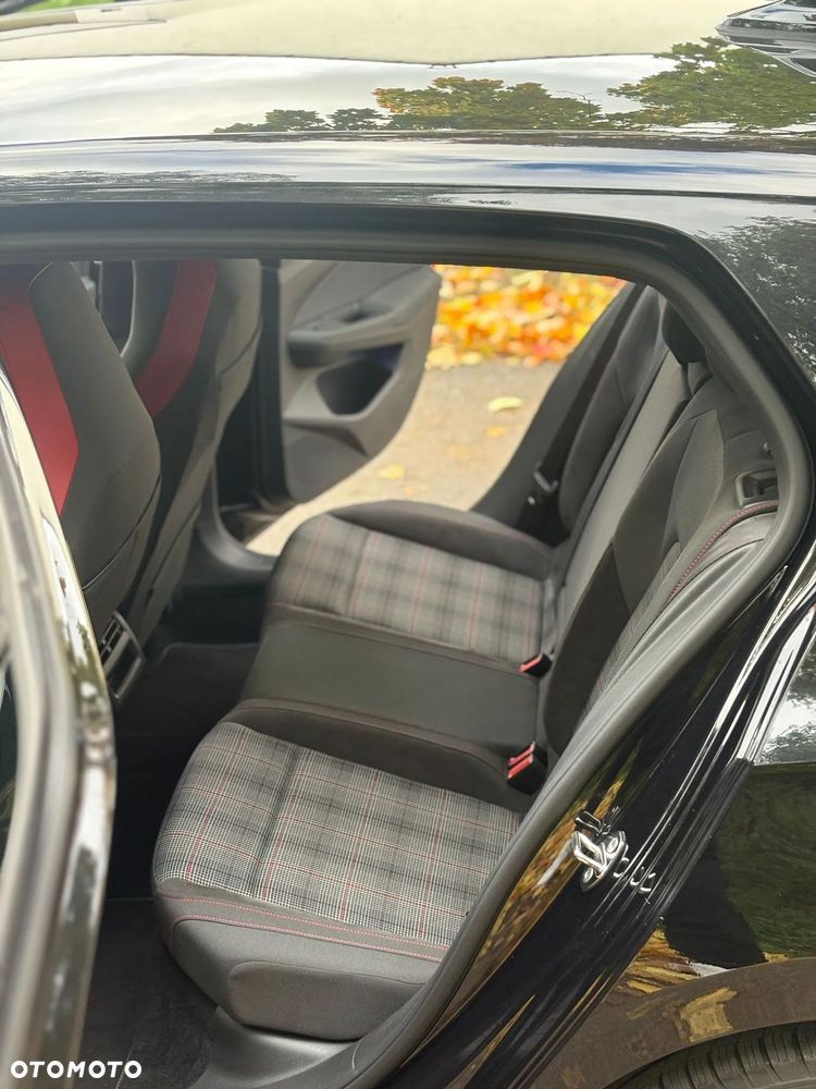 Volkswagen Golf - 17