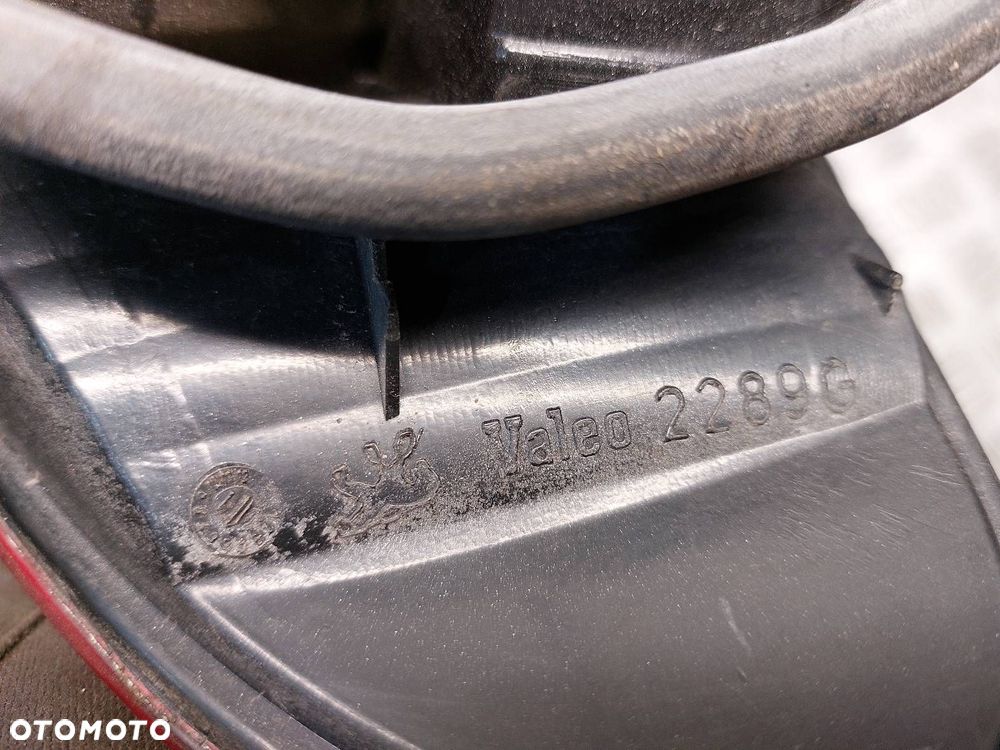LAMPA LEWY TYŁ PEUGEOT 406 COUPE 2289G - 4
