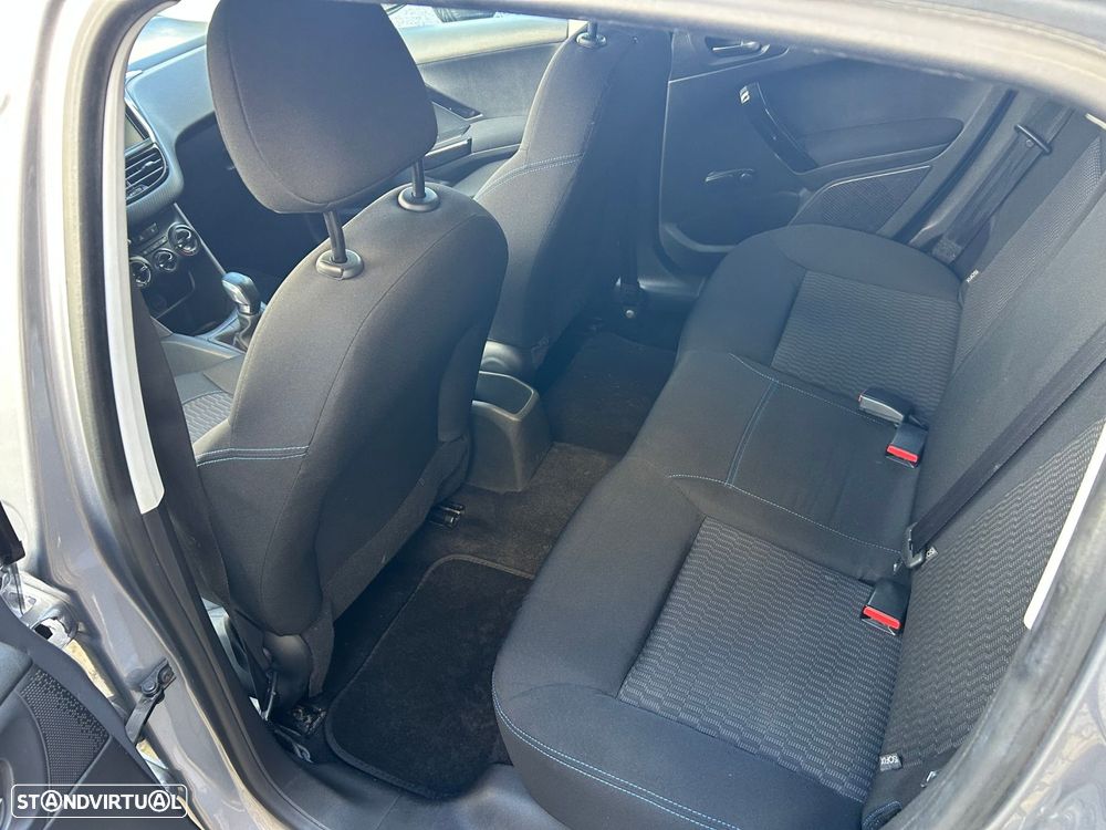 Peugeot 208 1.2 PureTech Signature - 17