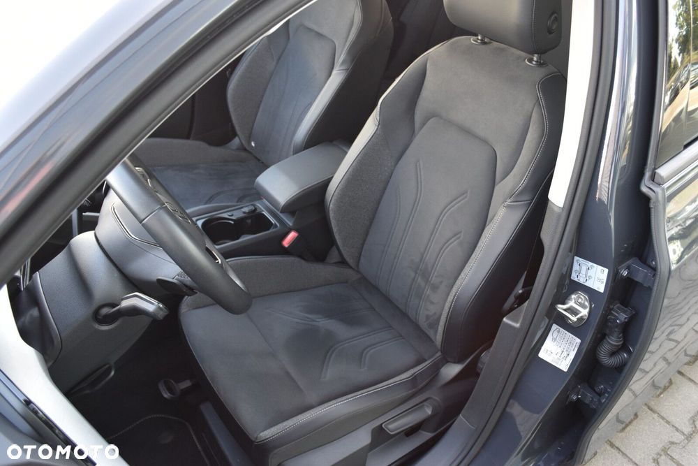 Volkswagen Golf - 28