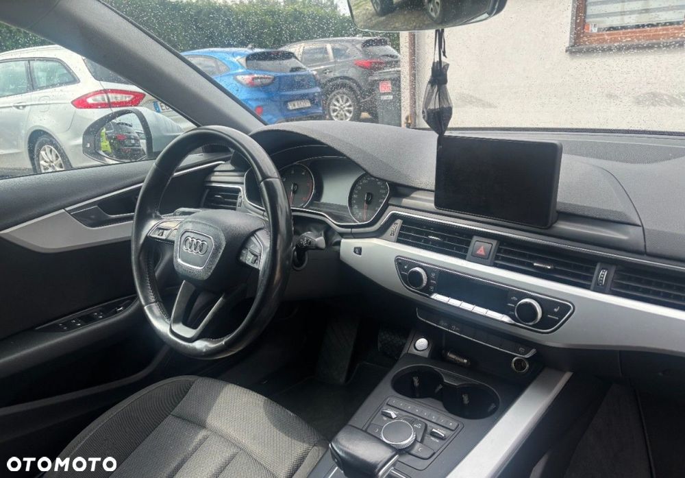 Audi A4 Limousine - 12