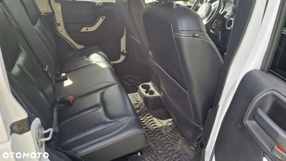 Jeep Wrangler 2.8 CRD Unlim Sahara - 9