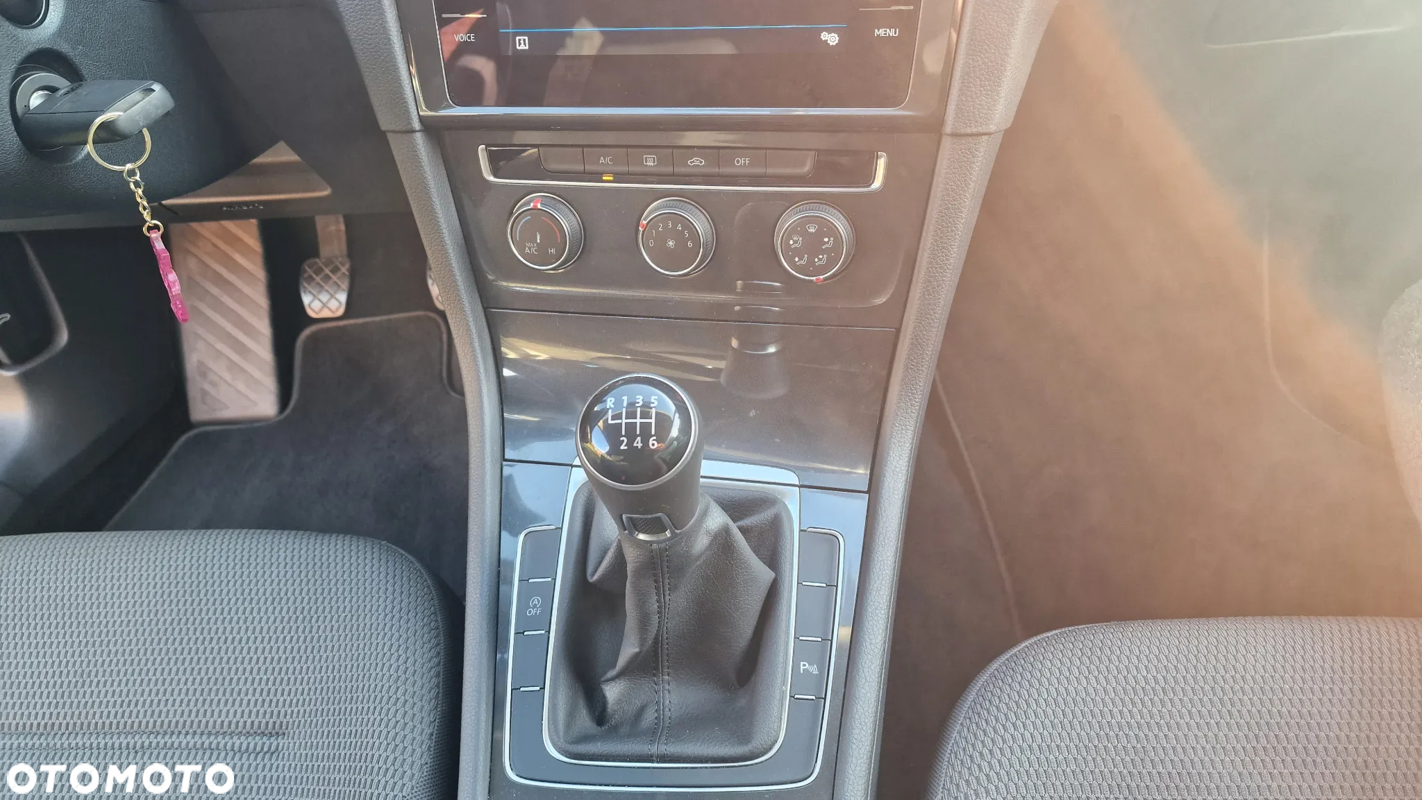 Volkswagen Golf 1.0 TSI BlueMotion Comfortline - 15