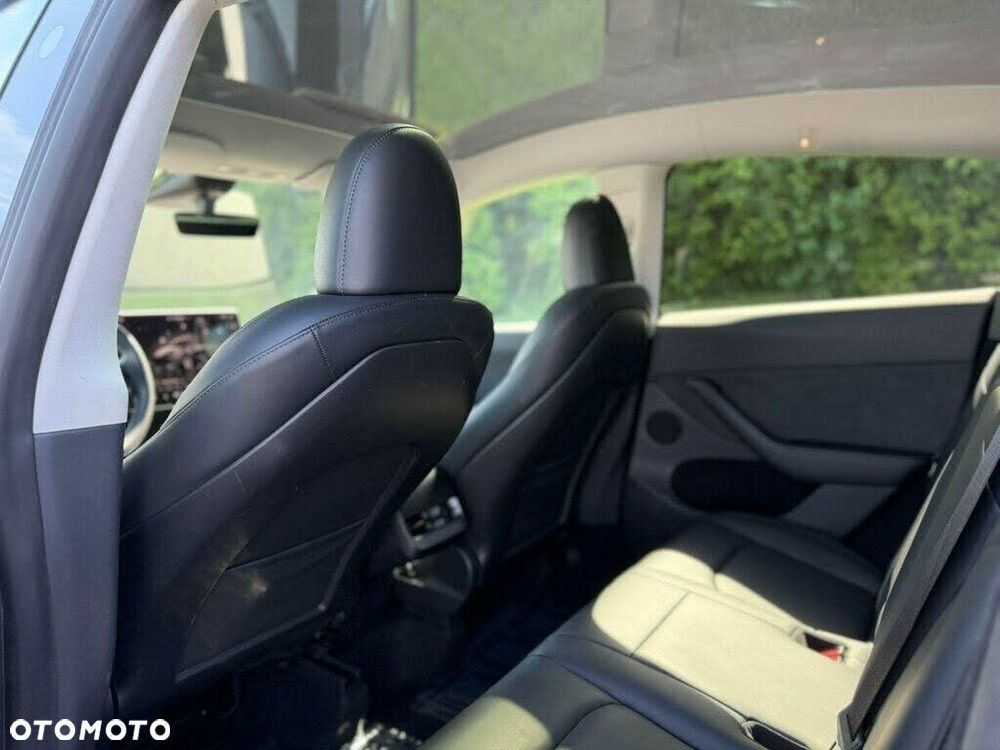 Tesla Model Y Long Range Dual Motor AWD - 15