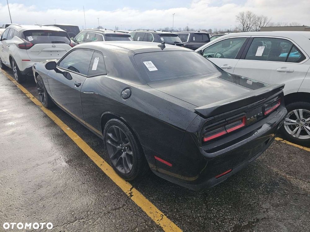 Dodge Challenger - 2